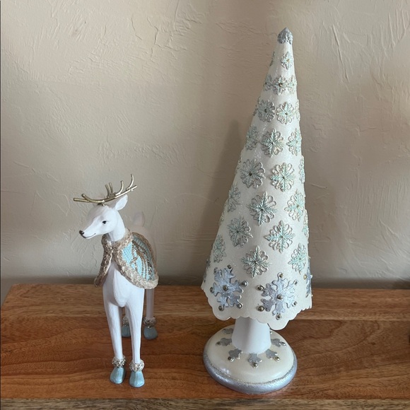 Elegant White and Silver Reindeer and Resin Tree Holiday Decor Set - Picture 6 of 8